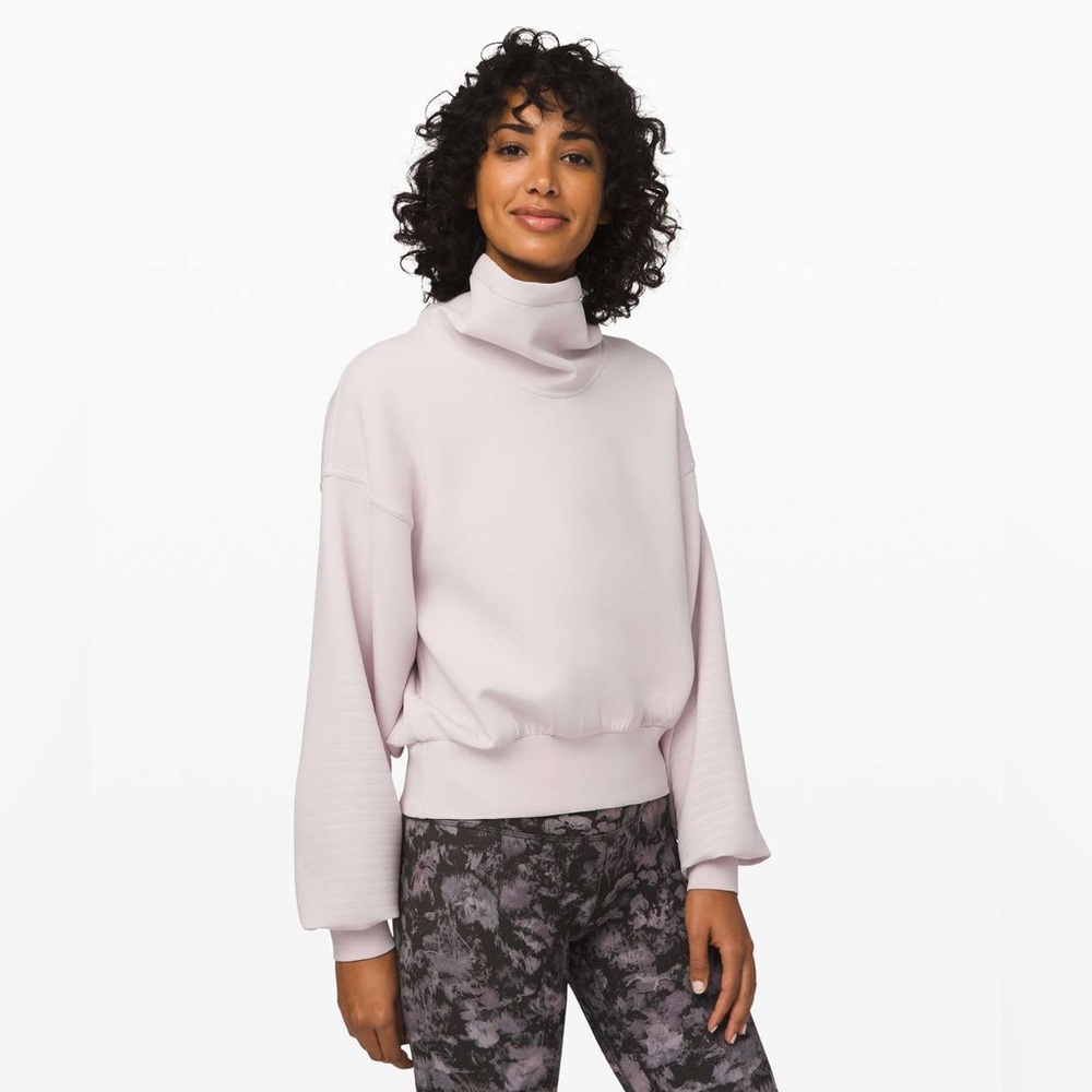 Lululemon Full Flourish Pullover in Light Chrome
